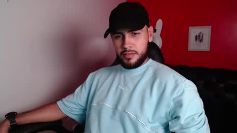 marcus_soler online show from November 20, 2025, 7:13 pm