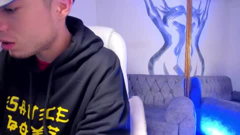Snapshot of marcuscollins1_ chatting on June 5, 2026, 1:06 pm Marcus online show from June 5, 2026, 1:06 pm