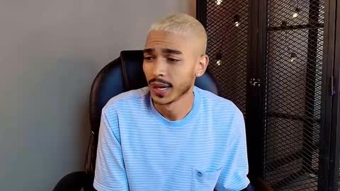 Snapshot of marcusrain_ chatting on October 7, 2025, 3:47 am Marcus online show from October 7, 2025, 3:47 am