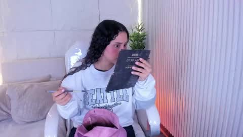 Marelyn online show from April 16, 2026, 11:33 am