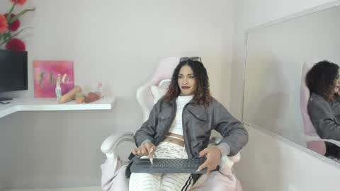 Snapshot of marfilastrom chatting on January 15, 2025, 4:15 am marfilastrom online show from January 15, 2025, 4:15 am