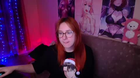 Snapshot of margaret_red chatting on December 19, 2025, 9:44 pm Margaret online show from December 19, 2025, 9:44 pm