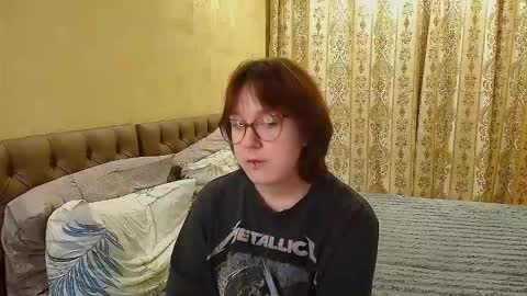 Snapshot of margaret_red chatting on February 15, 2026, 10:17 pm Margaret online show from February 15, 2026, 10:17 pm