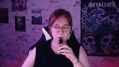 Snapshot of margaret_red chatting on May 23, 2026, 5:39 pm Margaret online show from May 23, 2026, 5:39 pm