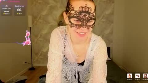 Margo Kellly online show from May 14, 2026, 1:23 am