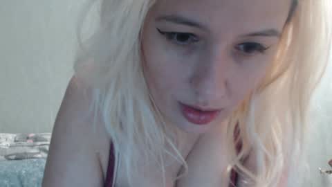 Snapshot of margo_shine chatting on December 18, 2024, 5:00 pm margo_shine online show from December 18, 2024, 5:00 pm