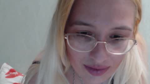 Snapshot of margo_shine chatting on November 20, 2025, 3:34 pm margo_shine online show from November 20, 2025, 3:34 pm