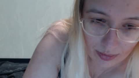 Snapshot of margo_shine chatting on December 22, 2025, 1:41 pm margo_shine online show from December 22, 2025, 1:41 pm