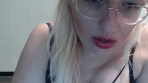 Snapshot of margo_shine chatting on January 9, 2026, 2:31 pm margo_shine online show from January 9, 2026, 2:31 pm