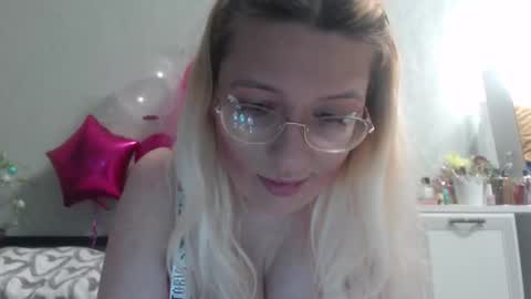 Snapshot of margo_shine chatting on February 18, 2026, 3:30 pm margo_shine online show from February 18, 2026, 3:30 pm