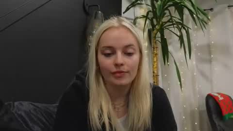 Snapshot of margot_robbie7 chatting on January 14, 2025, 5:19 am margot_robbie7 online show from January 14, 2025, 5:19 am