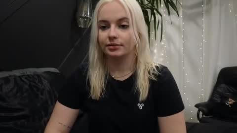 Snapshot of margot_robbie7 chatting on March 6, 2025, 4:41 am margot_robbie7 online show from March 6, 2025, 4:41 am