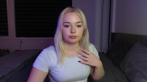 Snapshot of margot_robbie7 chatting on October 8, 2025, 10:51 pm margot_robbie7 online show from October 8, 2025, 10:51 pm