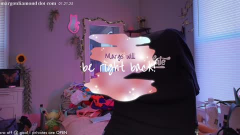 Snapshot of margotdiamond chatting on January 21, 2025, 8:11 pm   online show from January 21, 2025, 8:11 pm