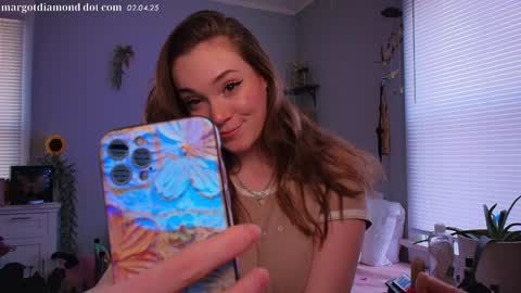 Snapshot of margotdiamond chatting on February 4, 2025, 8:06 pm   online show from February 4, 2025, 8:06 pm