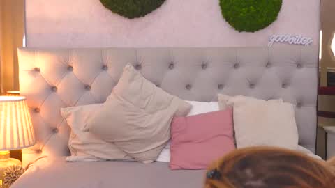 margothill online show from October 12, 2025, 1:32 pm