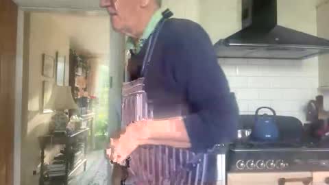 Snapshot of marhea260751 chatting on December 22, 2025, 12:02 pm marhea online show from December 22, 2025, 12:02 pm