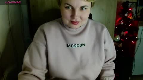 Snapshot of mari_77777 chatting on December 19, 2025, 6:31 am Mari online show from December 19, 2025, 6:31 am