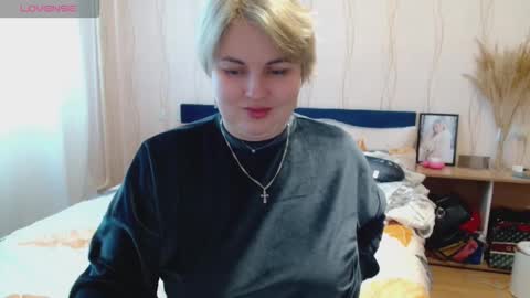 Snapshot of mari_77777 chatting on February 4, 2026, 6:30 am Mari online show from February 4, 2026, 6:30 am