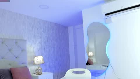 Snapshot of maria_angel01 chatting on January 22, 2025, 4:23 am Maria Angel online show from January 22, 2025, 4:23 am