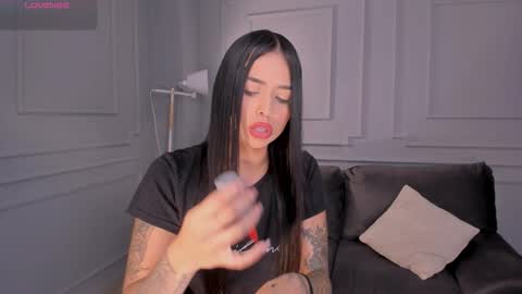 MARIA HERRERA  online show from November 30, 2025, 5:55 am