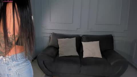 MARIA HERRERA  online show from December 2, 2025, 8:04 pm