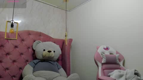 Snapshot of mariam__cute chatting on February 1, 2025, 6:29 pm online show from February 1, 2025, 6:29 pm