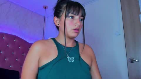 Snapshot of mariam__cute chatting on February 4, 2025, 7:00 pm online show from February 4, 2025, 7:00 pm