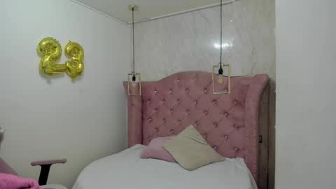 Snapshot of mariam__cute chatting on March 4, 2025, 7:01 pm online show from March 4, 2025, 7:01 pm