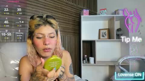 Snapshot of mariam_noir chatting on November 18, 2025, 9:08 pm mariam_noir online show from November 18, 2025, 9:08 pm