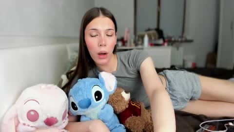 Snapshot of mariamceleste chatting on April 14, 2026, 12:27 am Mariam online show from April 14, 2026, 12:27 am