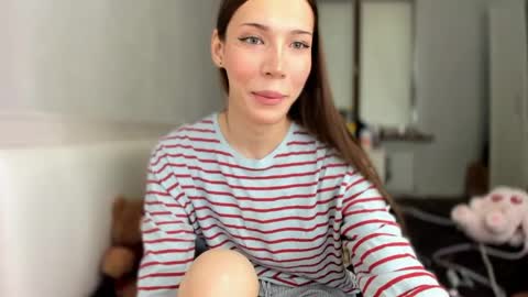 Snapshot of mariamceleste chatting on May 27, 2026, 5:48 am Mariam online show from May 27, 2026, 5:48 am