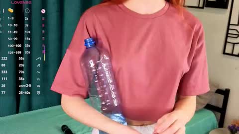 Snapshot of mariamcreedon chatting on December 5, 2025, 1:36 am My name is Molly this is my first day online show from December 5, 2025, 1:36 am