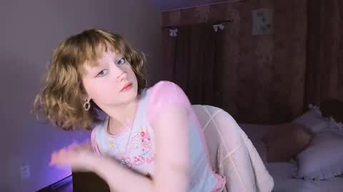 Snapshot of mariamilkis chatting on February 14, 2026, 5:43 pm Maria online show from February 14, 2026, 5:43 pm