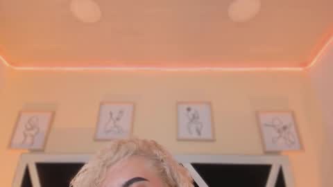 Marian online show from December 1, 2025, 7:08 pm