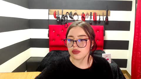 Snapshot of marian_ran_ chatting on December 6, 2024, 3:19 am Marian online show from December 6, 2024, 3:19 am