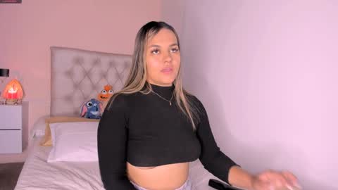 Mariana Roe online show from January 15, 2025, 2:49 am