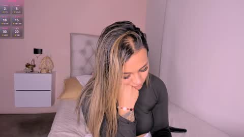 Mariana Roe online show from January 25, 2025, 3:40 am