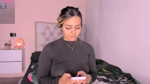 Mariana Roe online show from February 18, 2025, 8:59 am