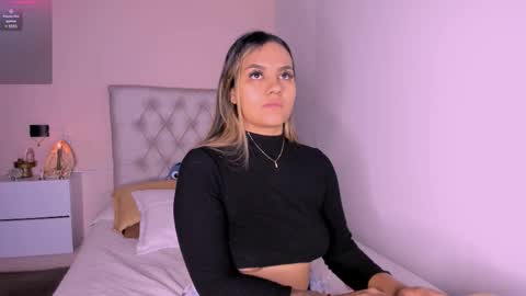 Mariana Roe online show from March 4, 2025, 2:49 am