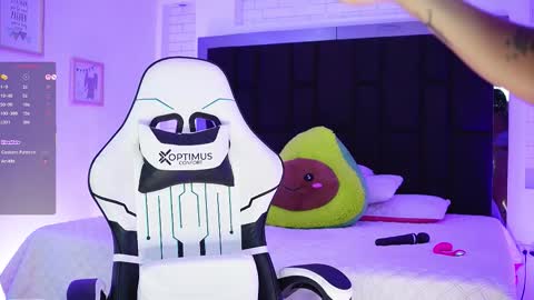 Snapshot of mariana_monroe04 chatting on November 17, 2025, 6:57 pm Mariana online show from November 17, 2025, 6:57 pm