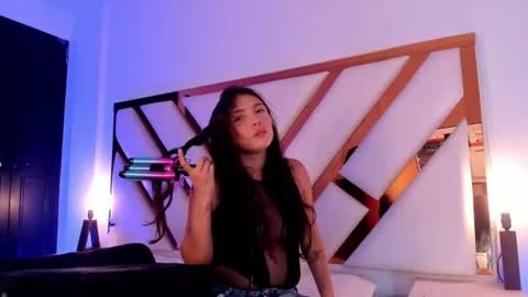 Snapshot of mariana_smiith chatting on June 19, 2026, 8:01 pm Mariana online show from June 19, 2026, 8:01 pm