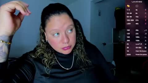 Snapshot of mariana_smittt chatting on January 17, 2025, 11:18 pm Independent Model online show from January 17, 2025, 11:18 pm