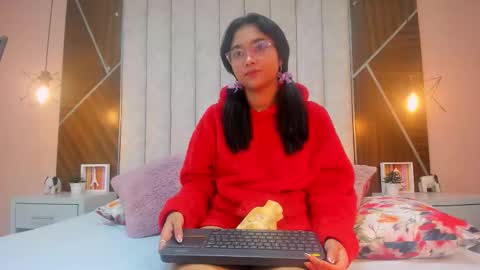 Snapshot of marianaa_torress chatting on November 10, 2025, 2:05 pm Mariana online show from November 10, 2025, 2:05 pm