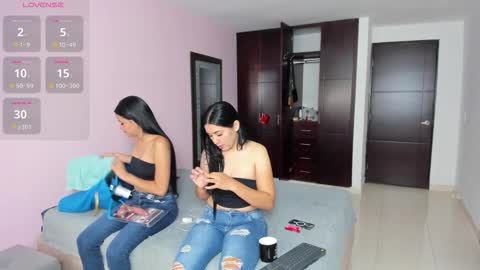 MARIANA Y VALENTINA online show from December 5, 2025, 11:30 am