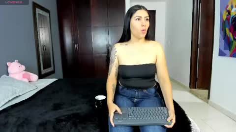 Snapshot of marianaandvalen chatting on June 19, 2026, 12:31 pm MARIANA Y VALENTINA online show from June 19, 2026, 12:31 pm