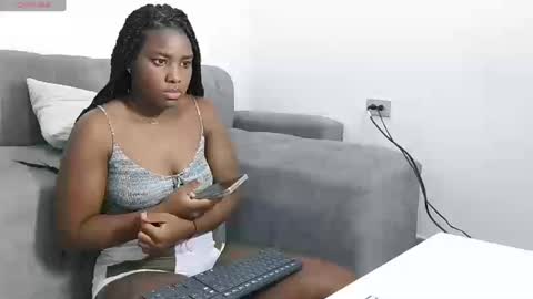 Snapshot of marianaee chatting on September 9, 2025, 5:29 am marianaee online show from September 9, 2025, 5:29 am