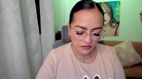 Mariana Lopez online show from November 22, 2025, 3:38 am