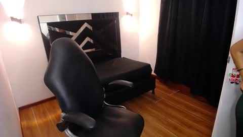 Mariana online show from December 21, 2025, 3:46 am