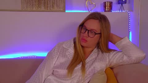 Maria online show from March 10, 2025, 2:06 am